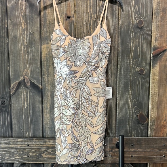 NWT B. Darlin Sequin Mini Dress S Nude Silver Floral Sunflowers Bodycon Boho - Picture 1 of 11